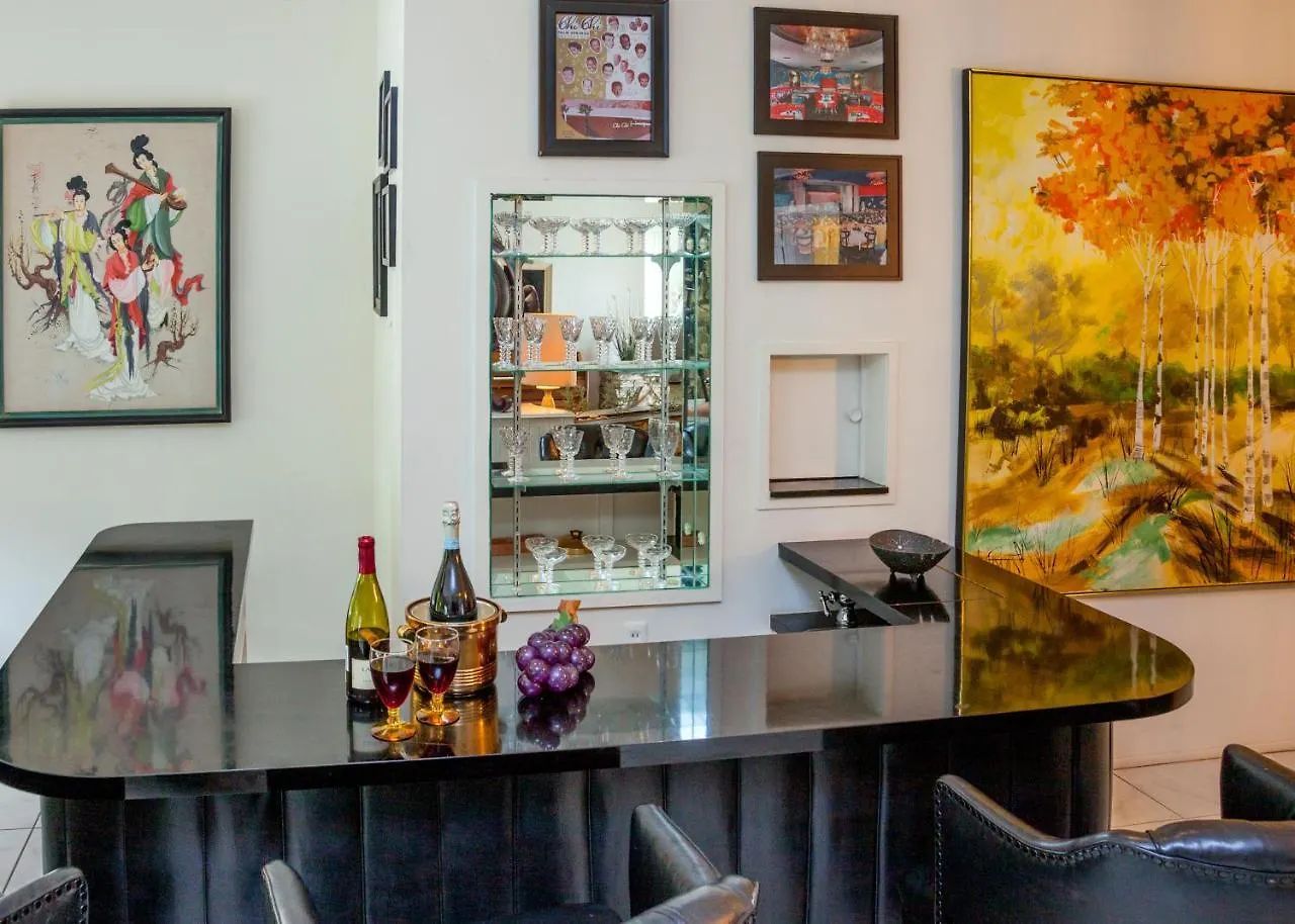 Chi Chi House - 3 Bedroom بالم سبرينغس بيت للعطل