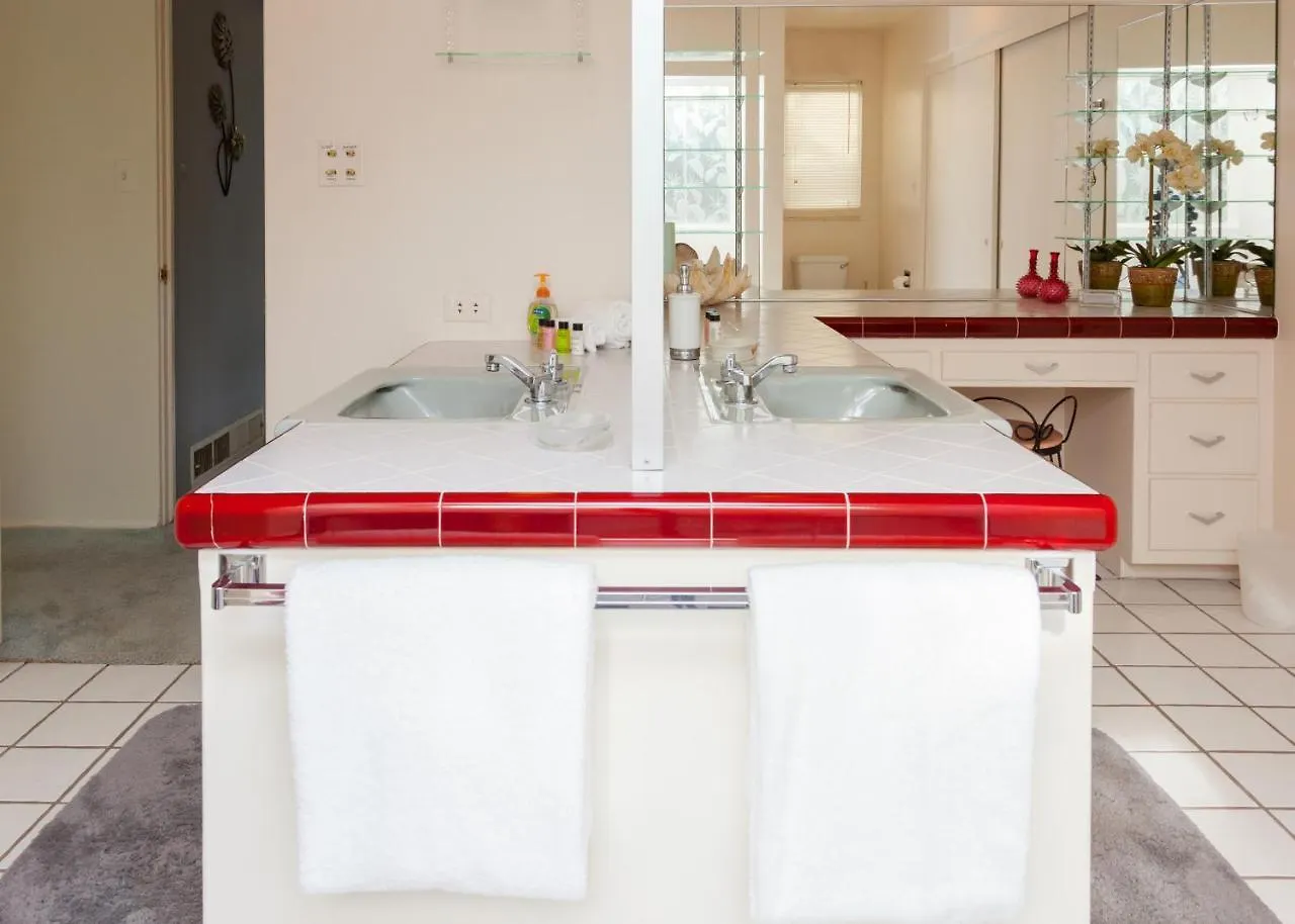 Chi Chi House - 3 Bedroom 棕榈泉 0*,  美国